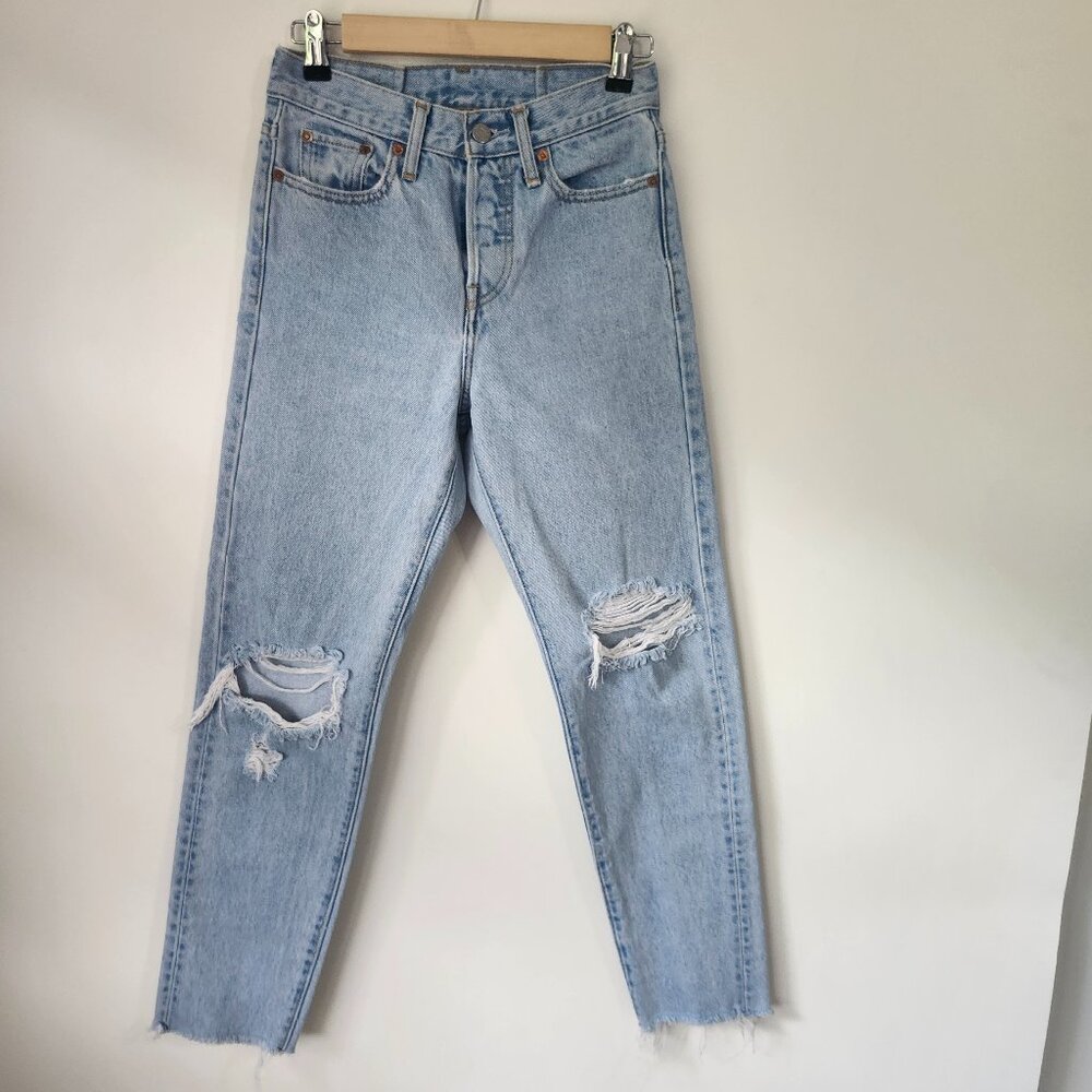 Levi’s 501 Women’s Distressed Jeans W25 L30 Light Wash Button Fly Raw Hem